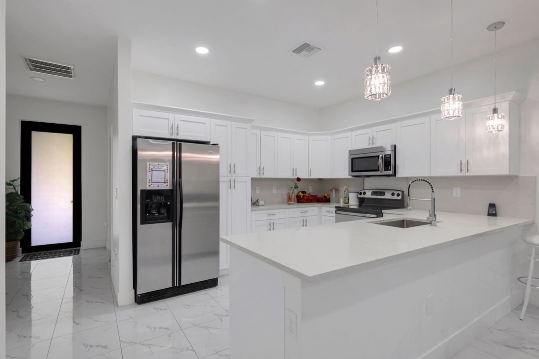 4805-4807 29th St SW, Lehigh Acres, FL 33973