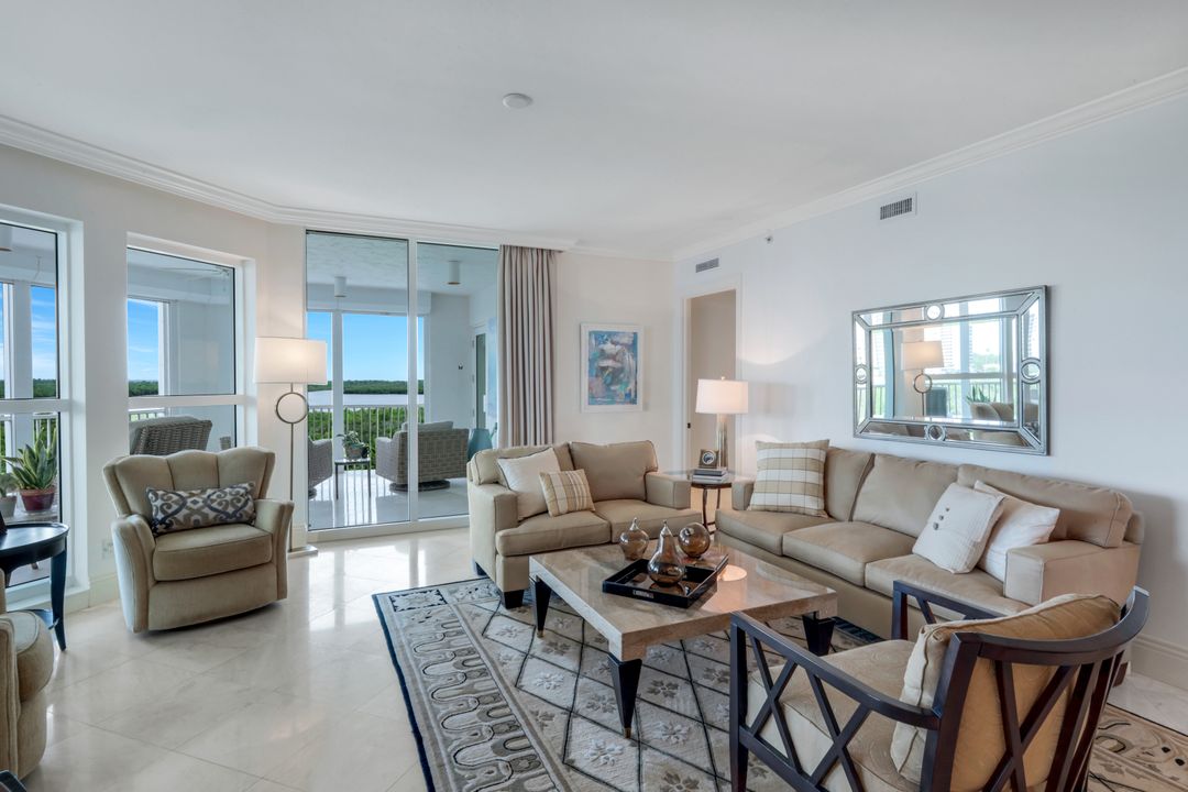 285 Grande Way #503, Naples, FL 34110