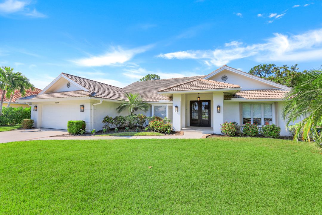 2209 Noble Ct, Naples, FL 34110