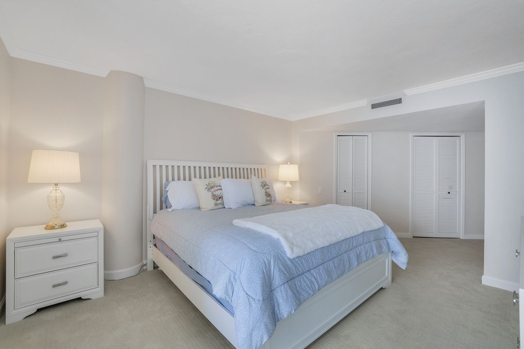 4041 Gulf Shore Blvd N #1403, Naples, FL 34103