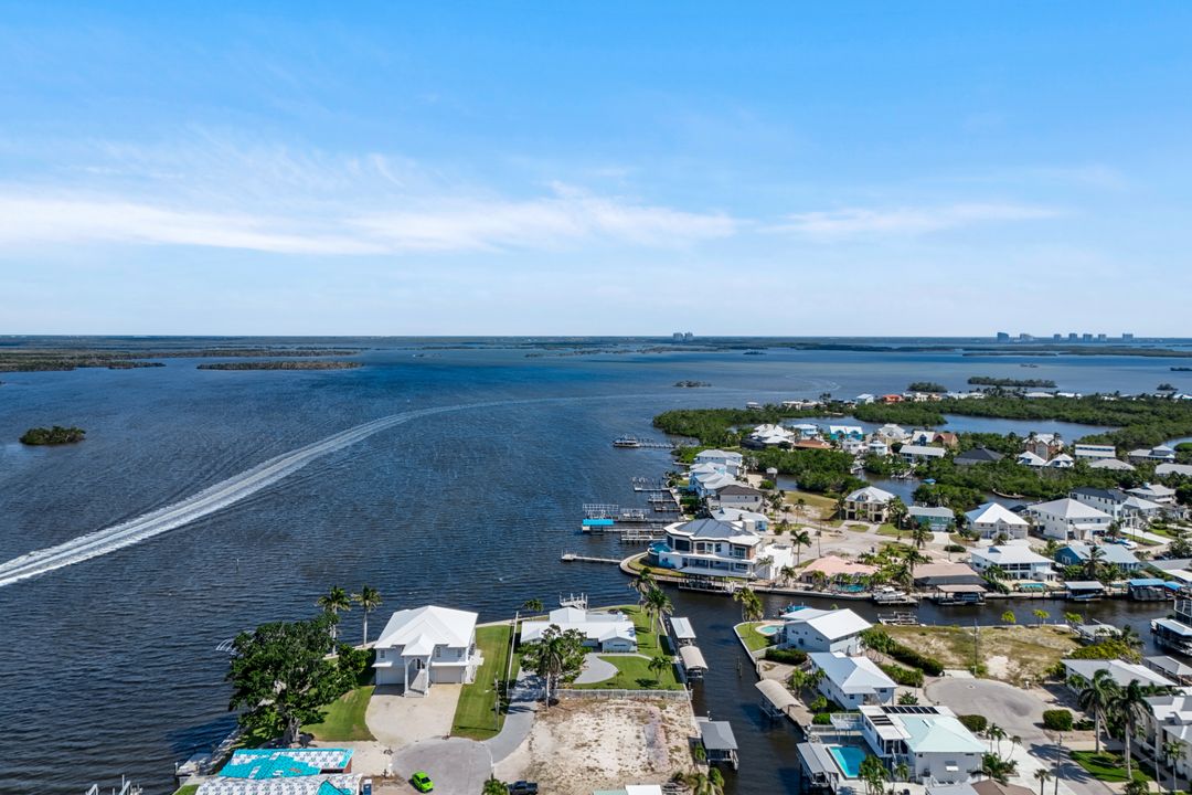 5596 Avenida Pescadora, Fort Myers Beach, FL 33931