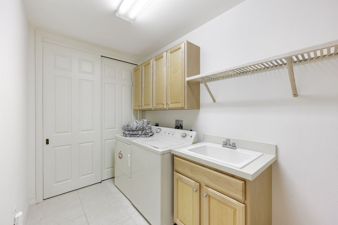 6009 Trophy Dr #802, Naples, FL 34110