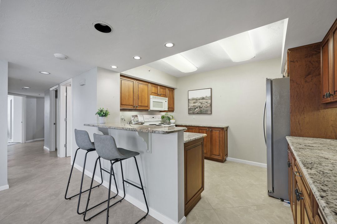 990 Cape Marco Dr  #208, Marco Island, FL 34145