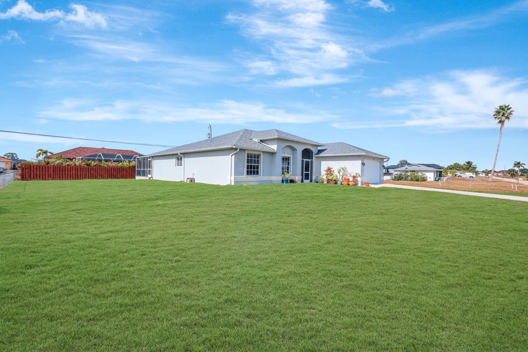 1904 NE 18th Pl, Cape Coral, FL 33909