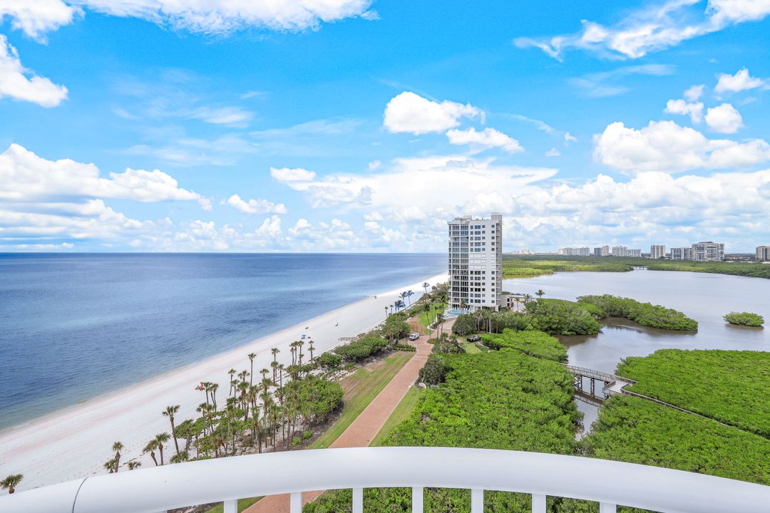 20 Seagate Dr #1102 (PH-2), Naples, FL 34103
