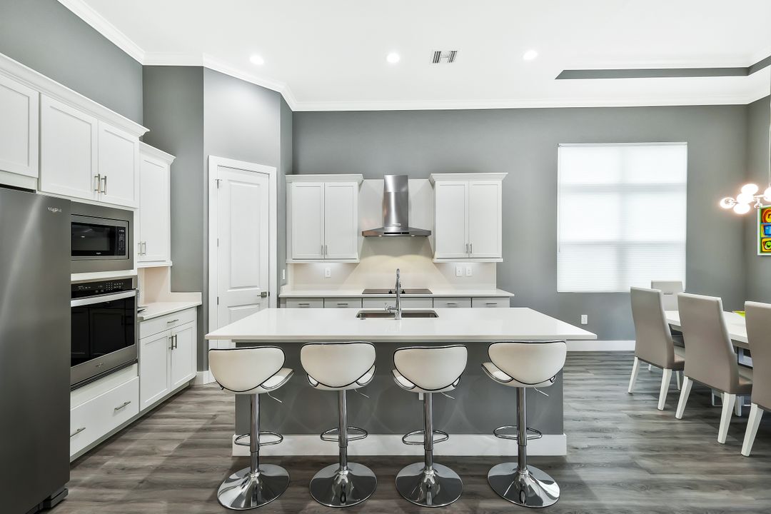 3754 Sapphire Cv Cir, Naples, FL 34114