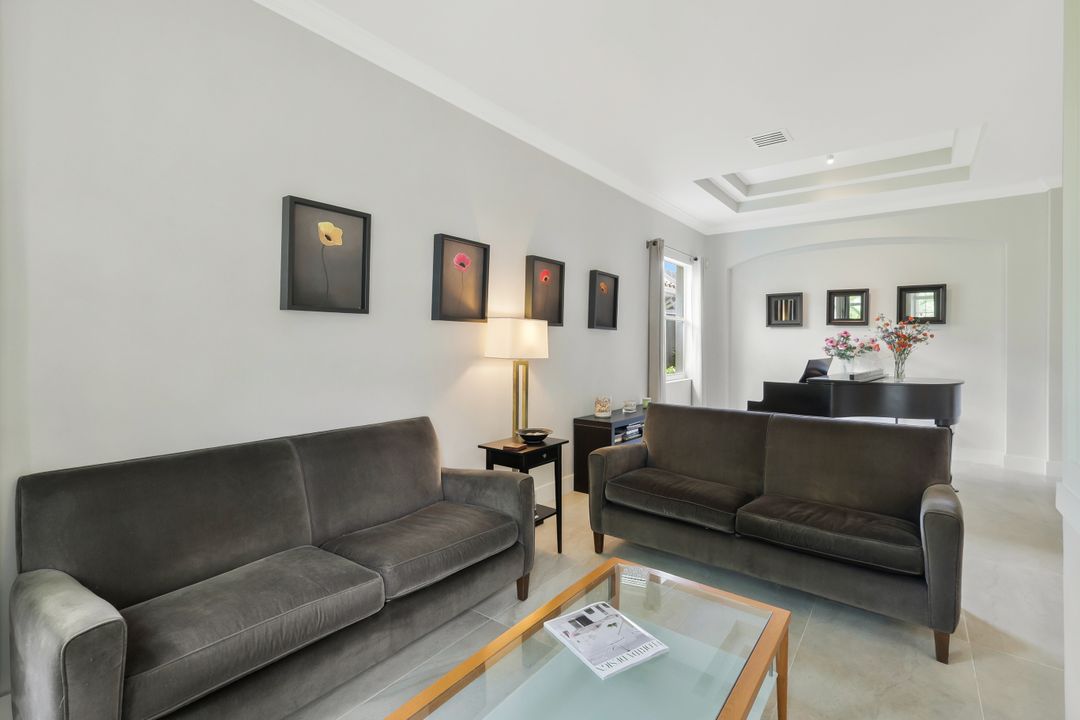 5717 Lago Villaggio Way, Naples, FL 34104