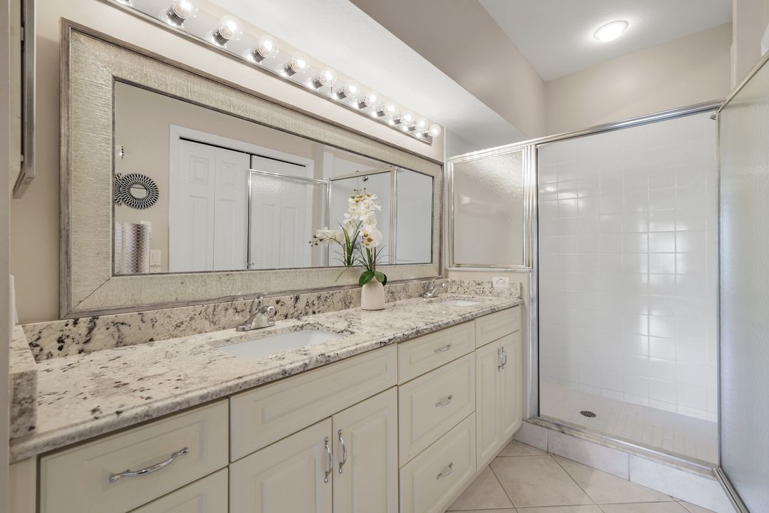 5650 Northboro Dr #102, Naples, FL 34110