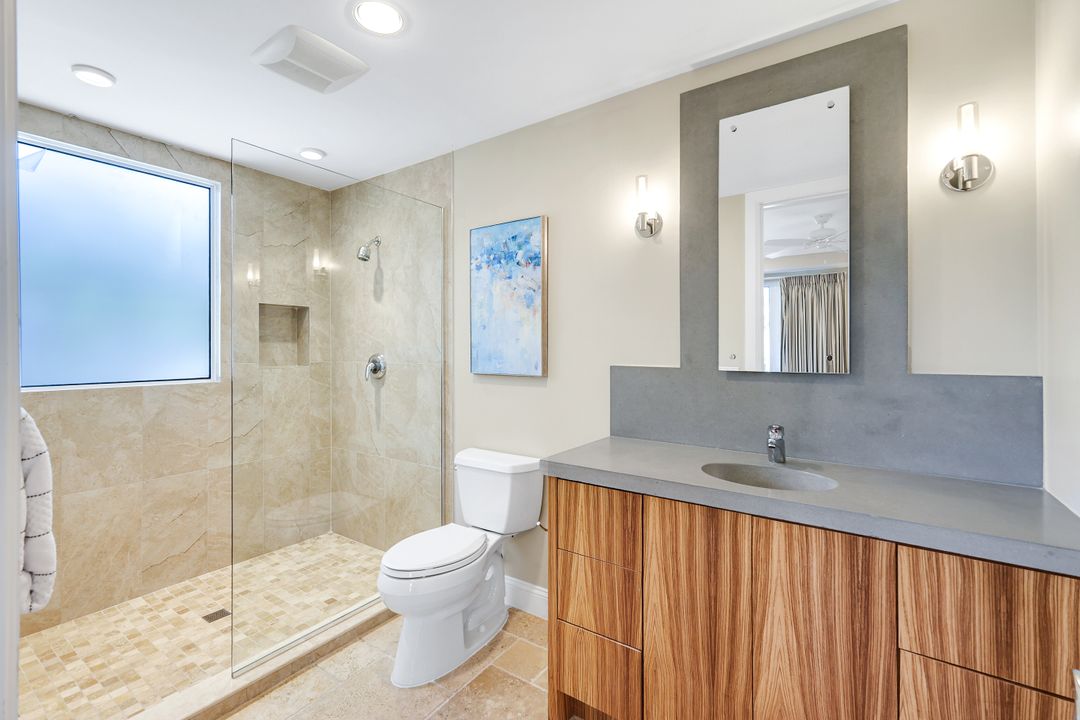 210 Central Ave, Naples, FL 34102