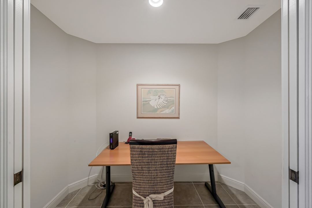 5702 Cape Harbour Dr #202, Cape Coral, FL 33914