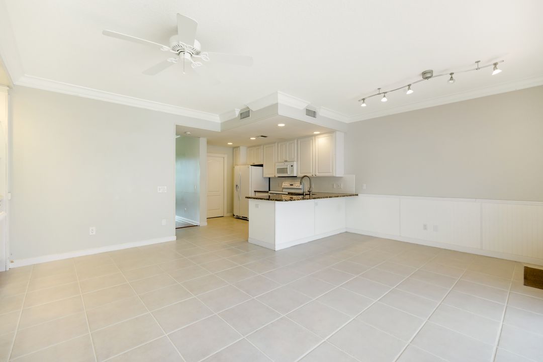 6124 Towncenter Cir, Naples, FL 34119