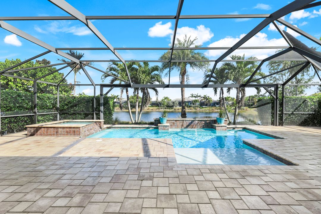 6348 Lyford Isle Dr, Naples, FL 34112