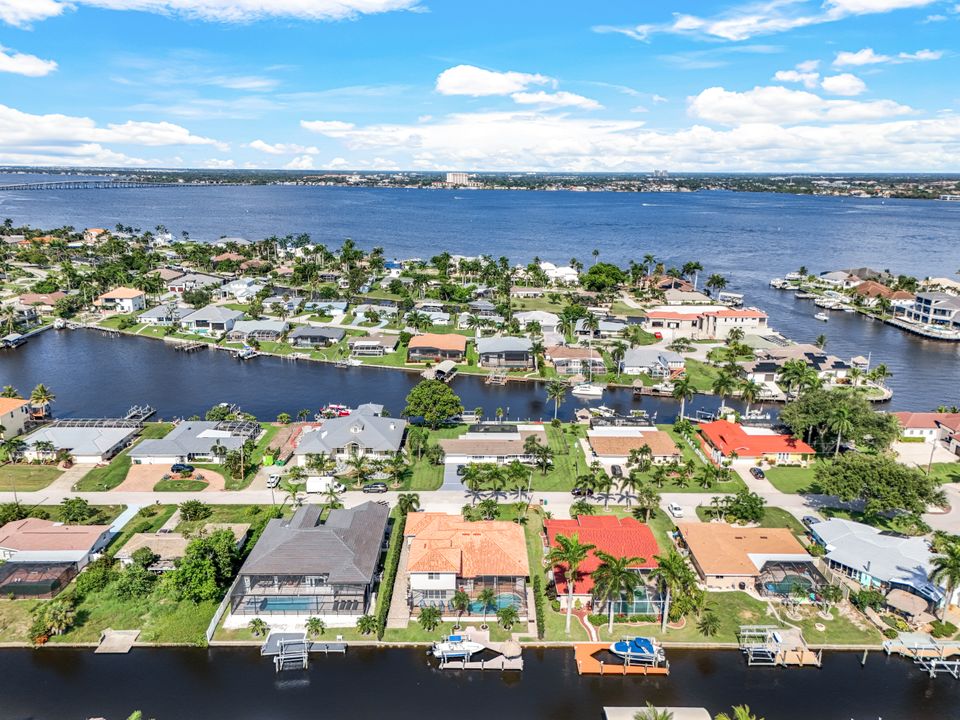 5336 Malibu Ct, Cape Coral, FL 33904