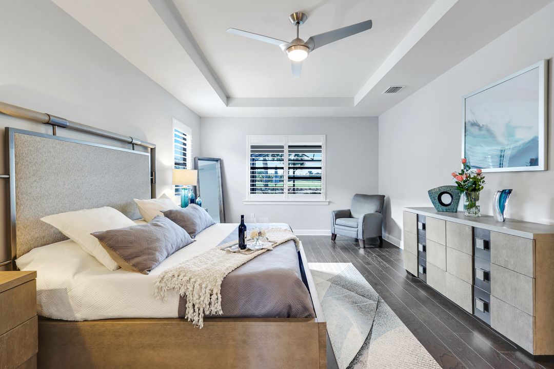 9428 Sanderling Ct, Naples, FL 34120