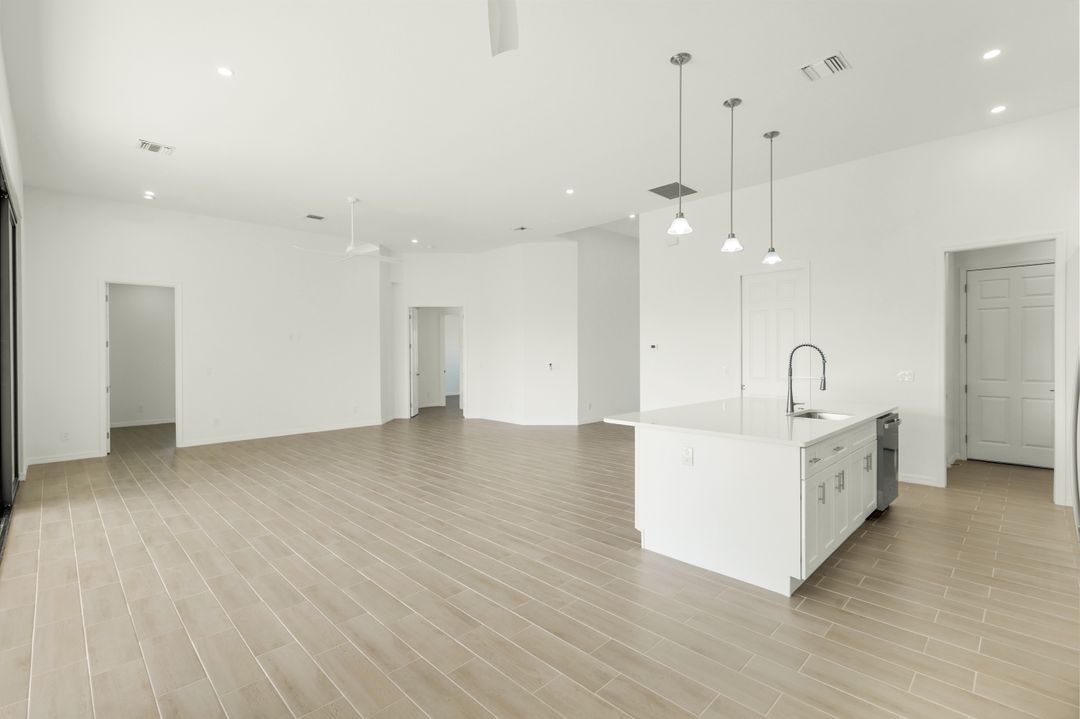 4817 Pelican Blvd, Cape Coral, FL 33914