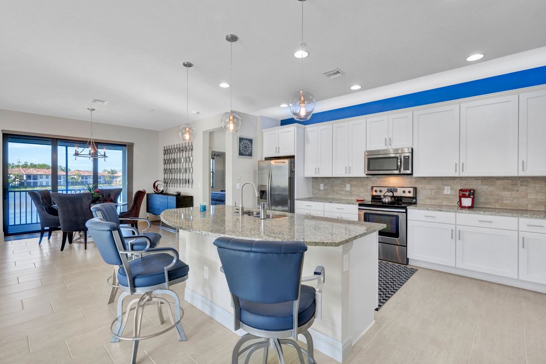 15213 Butler Lake Dr, Naples, FL 34109