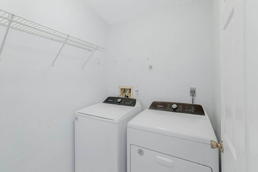 337 Emerald Bay Cir #U1, Naples, FL 34110