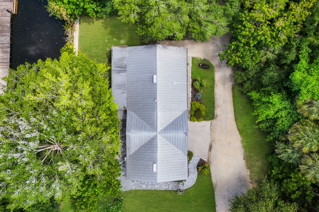 27292 East Dr, Bonita Springs, FL 34135
