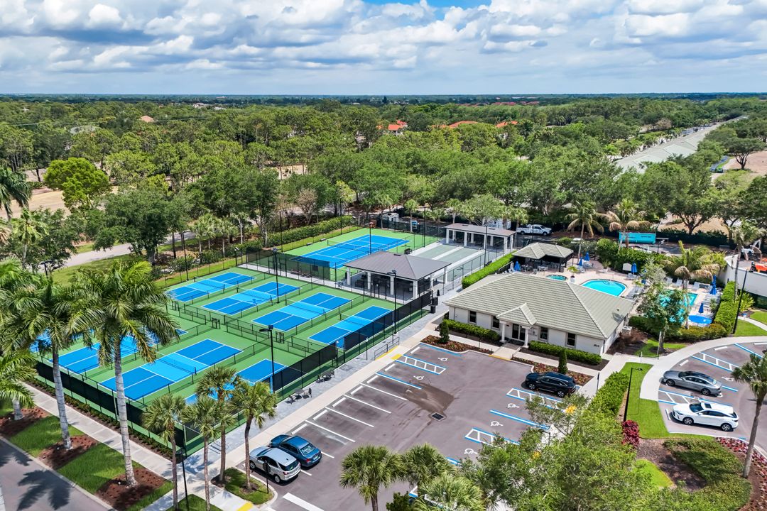 3365 Grand Cypress Dr #201, Naples, FL 34119