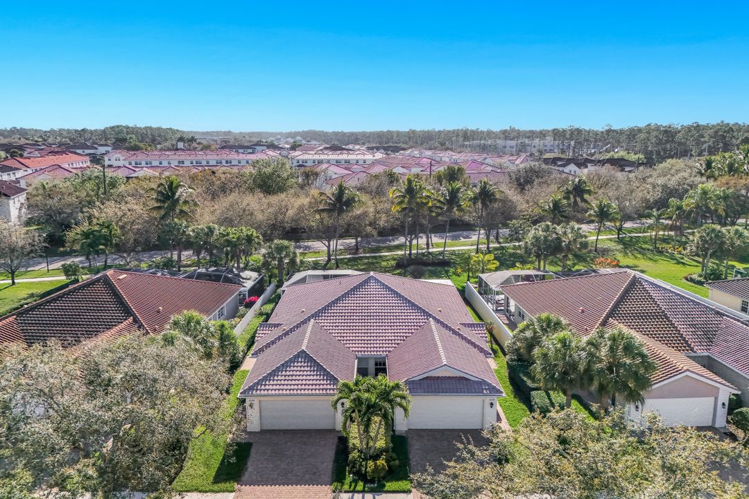 3239 Barbados Ln, Naples, FL 34119