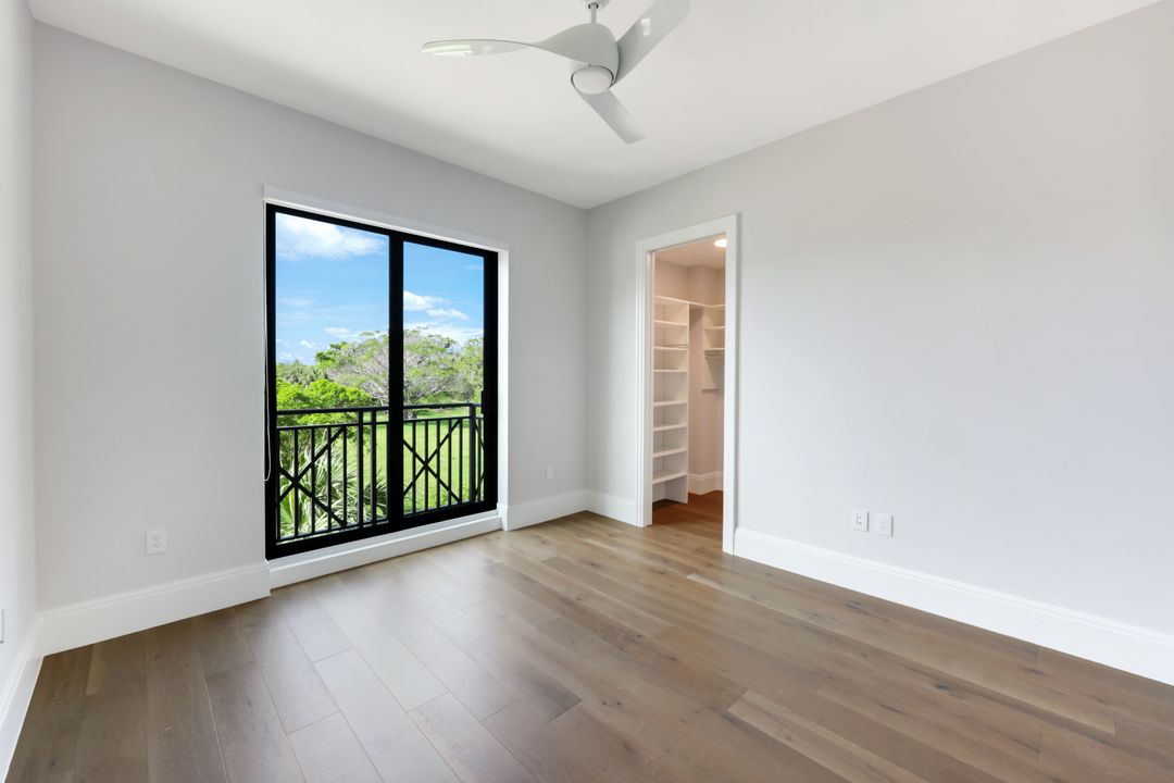 1130 3rd Ave S #207, Naples, FL 34102