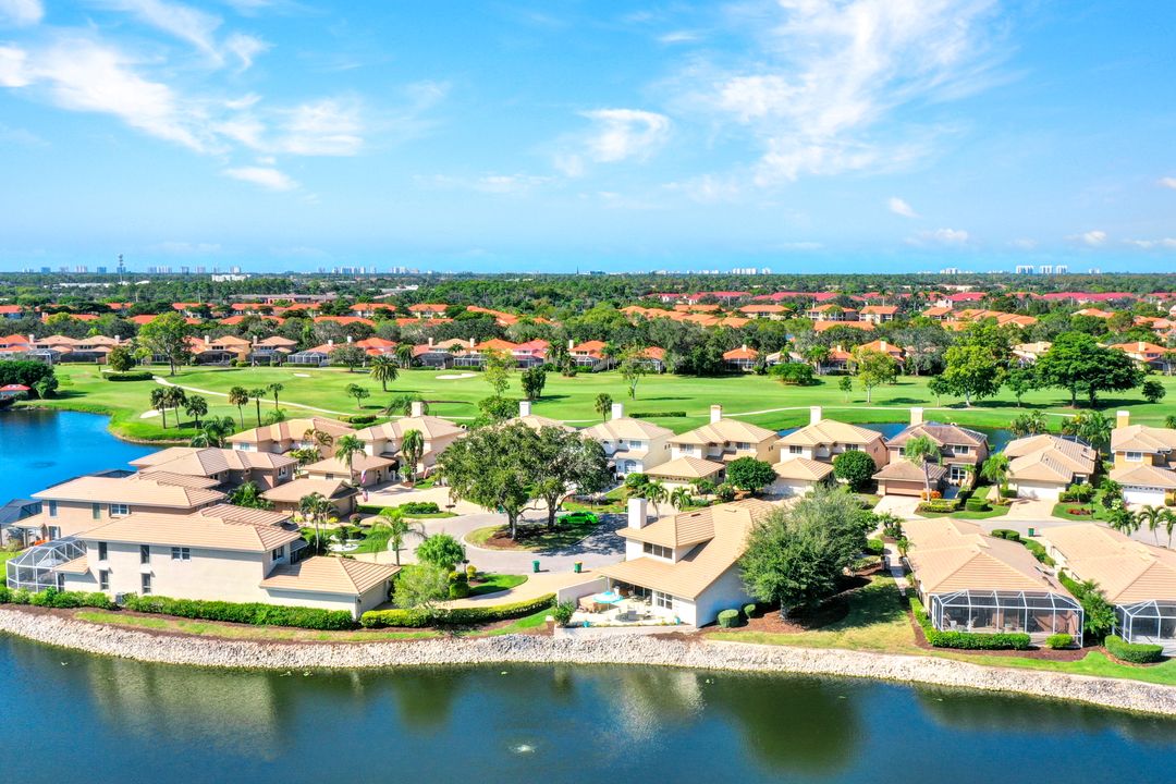 10339 Quail Crown Dr, Naples, FL 34119