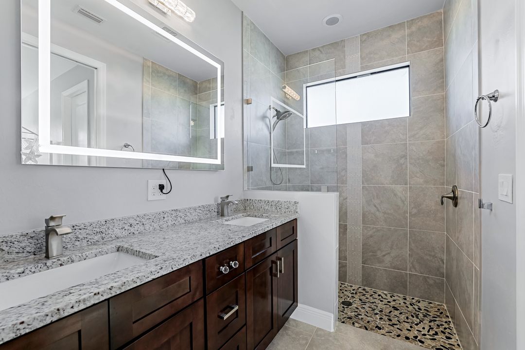 2813 SW 8th Pl, Cape Coral, FL 33914