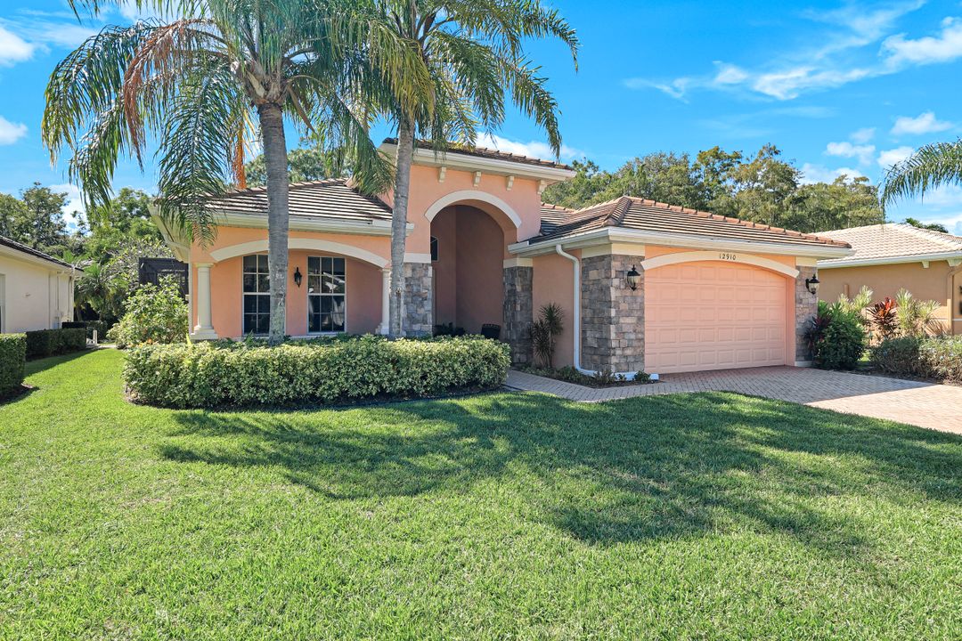 12910 Silverthorn Ct, Bonita Springs, FL 34135