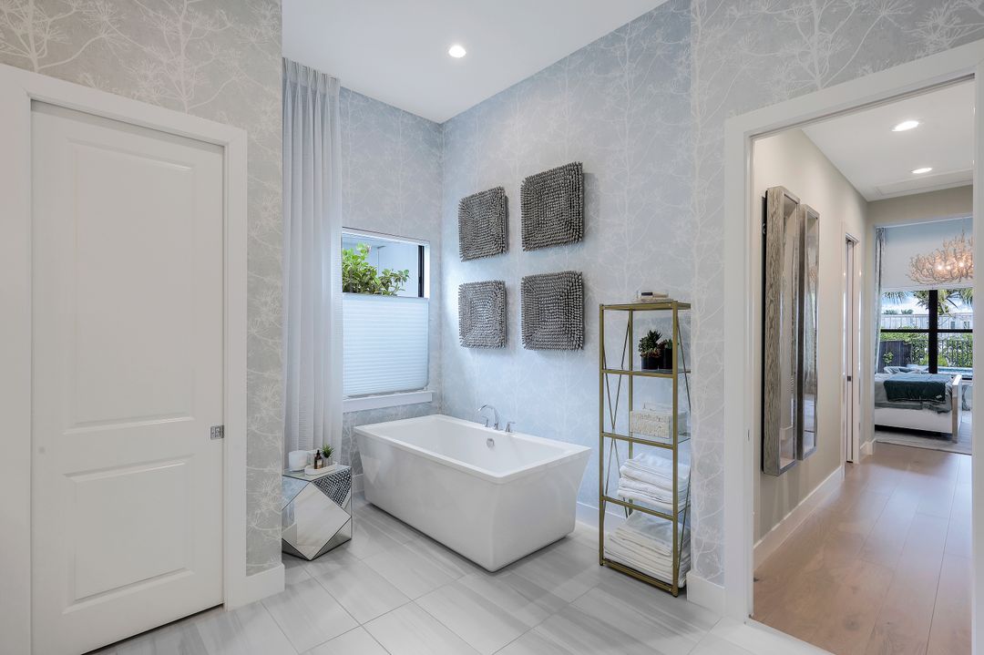 10461 Trevi Isle Wy, Miromar Lakes, FL 33913