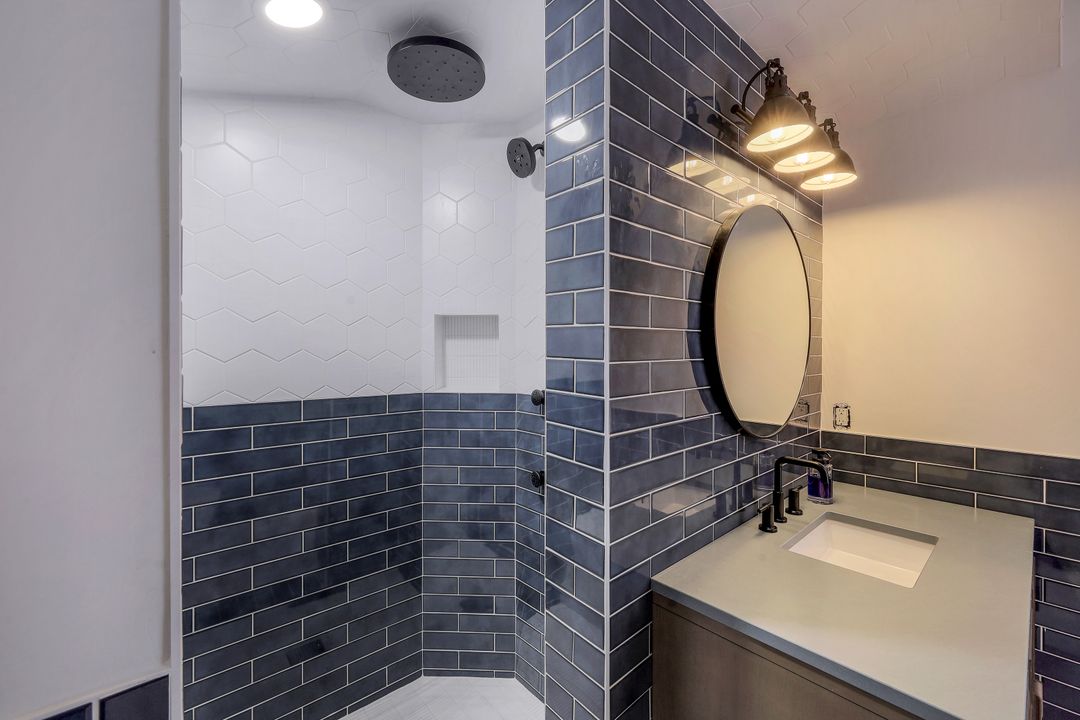 514 Corbel Dr, Naples, FL 34110