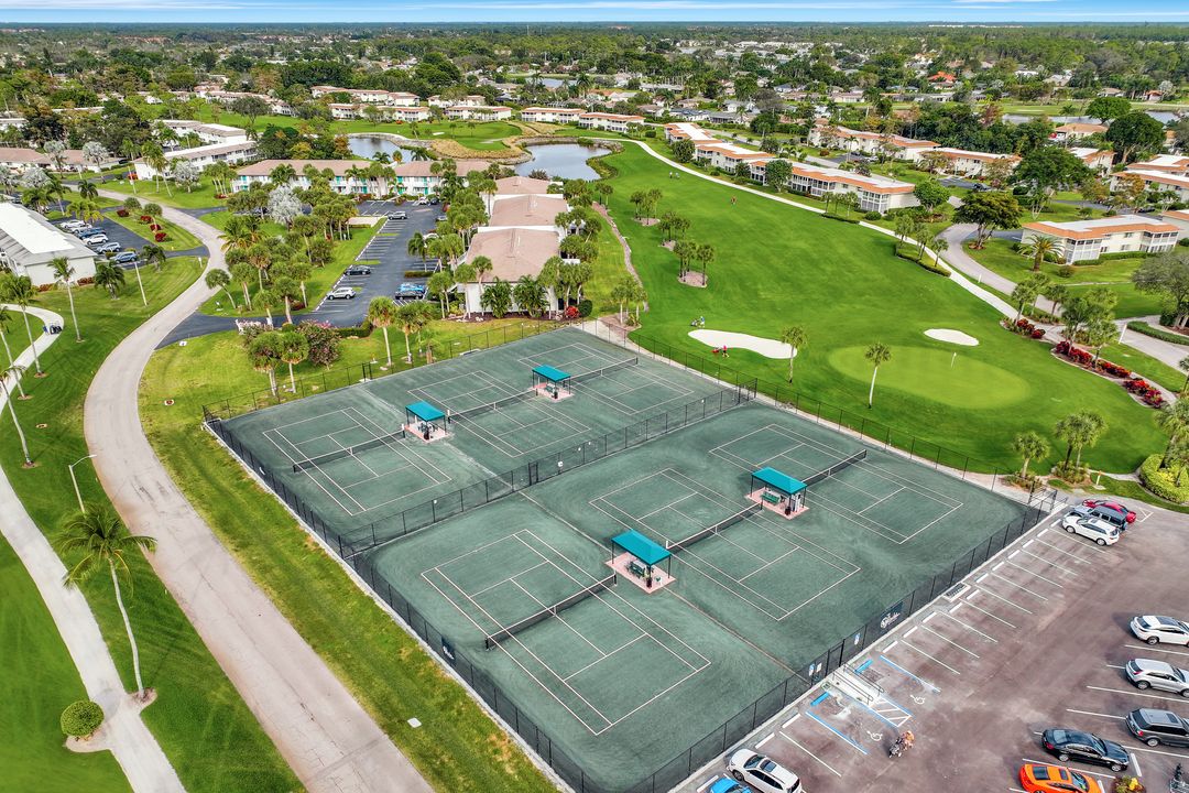 141 Lollypop Ln #4, Naples, FL 34112