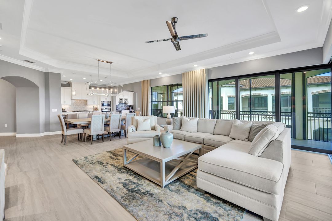 16387 Viansa Wy #302, Naples, FL 34110