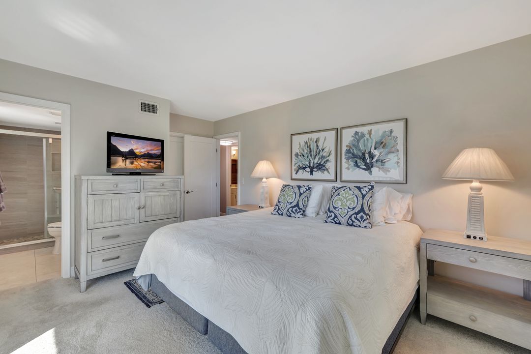 766 Central Ave #304, Naples, FL 34102