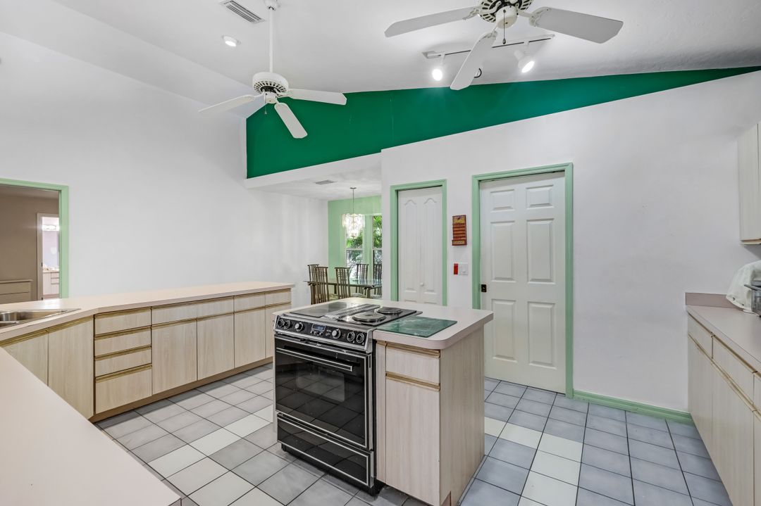 1208 SW 34th St, Cape Coral, FL 33914