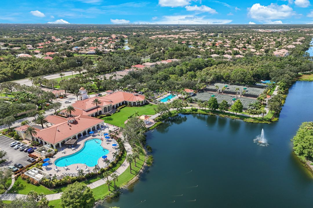 5848 Ferrara Dr, Sarasota, FL 34238