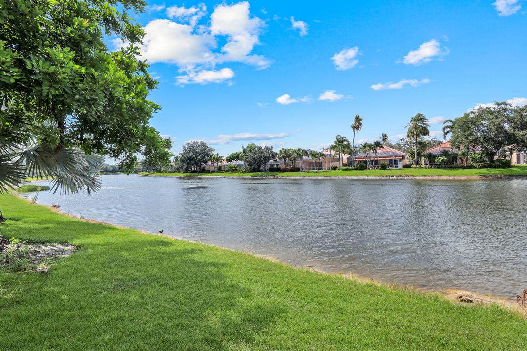 5425 Guadeloupe Way, Naples, FL 34119