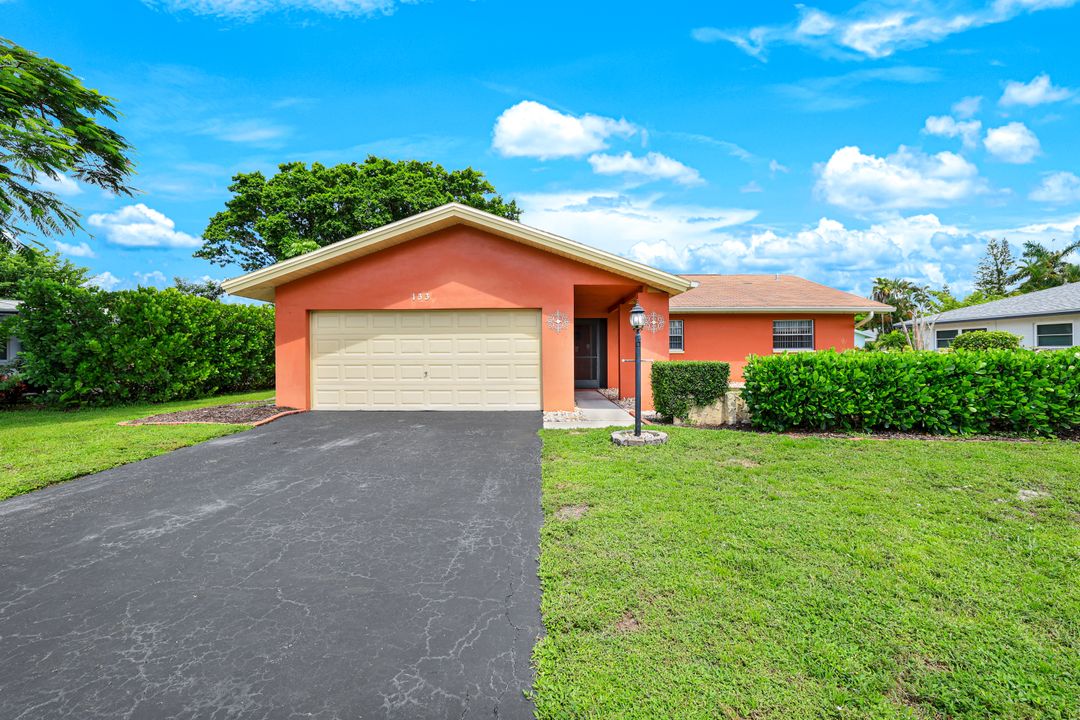 133 Briarcliff Ln, Naples, FL 34113