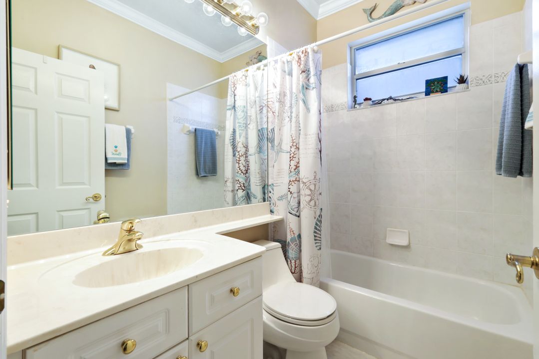 13060 Lake Meadow Dr, Fort Myers, FL 33913