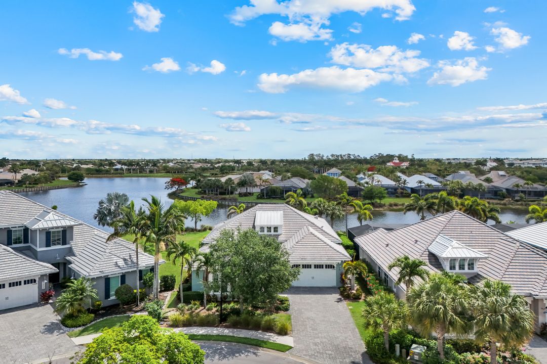 6460 Pembroke Wy, Naples, FL 34113