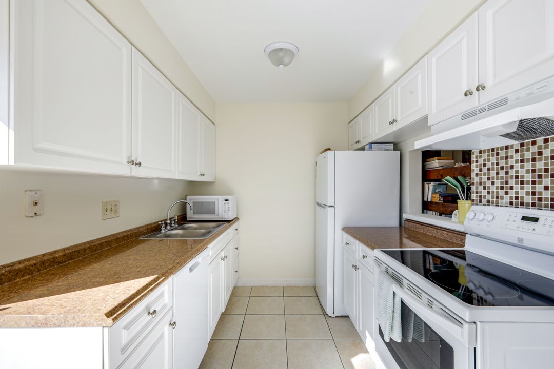 1410 SE 8th Ave, Cape Coral, FL 33990