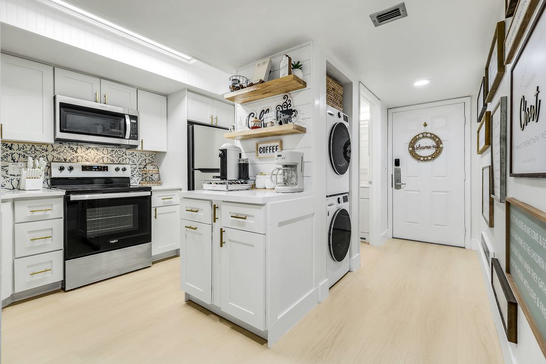 600 Neapolitan Way #C-220, Naples, FL 34103