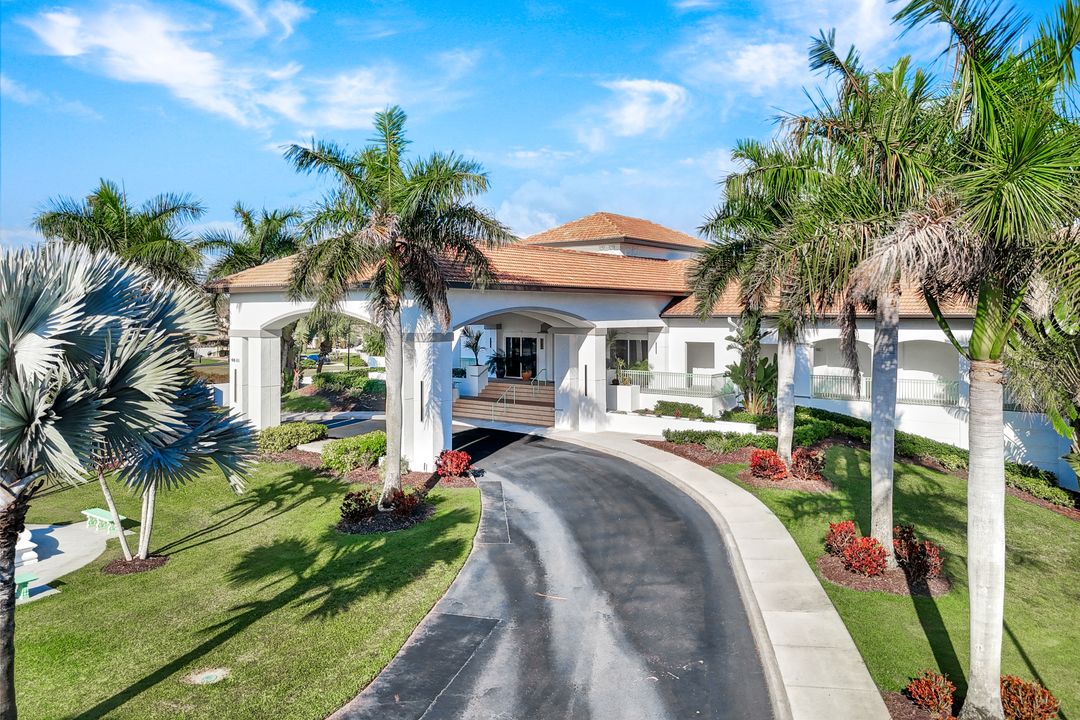 28385 Sombrero Dr, Bonita Springs, FL 34135