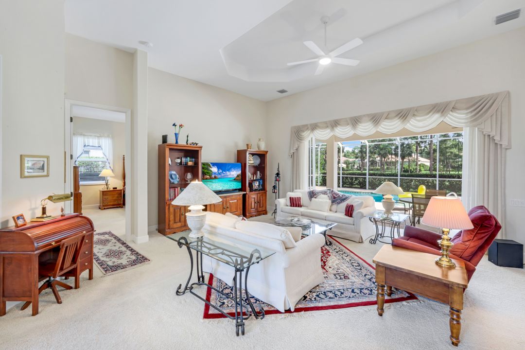 8397 Northhampton Ct, Naples, FL 34120