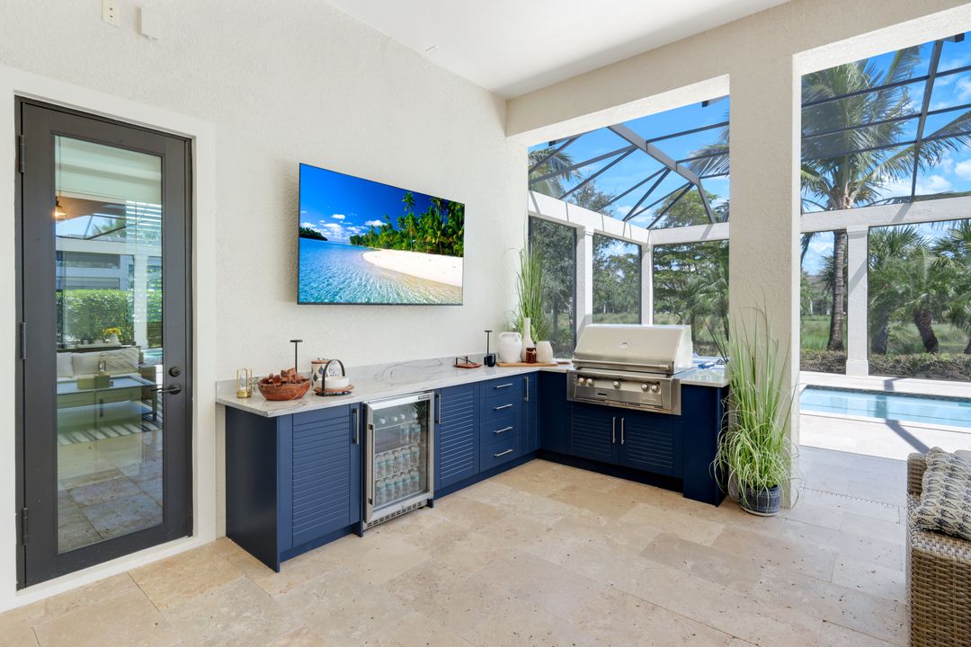 3154 Malaga Way, Naples, FL 34105