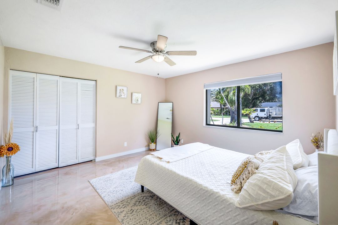 2266 Kings Lake Blvd, Naples, FL 34112