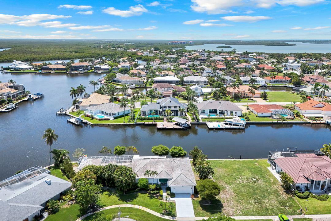 1895 Woodbine Ct, Marco Island, FL 34145