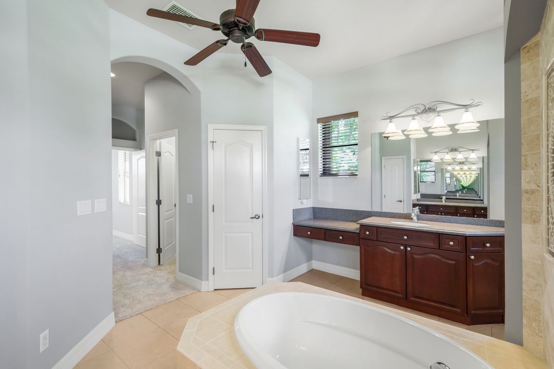 3939 SW 27th Ct, Cape Coral, FL 33914