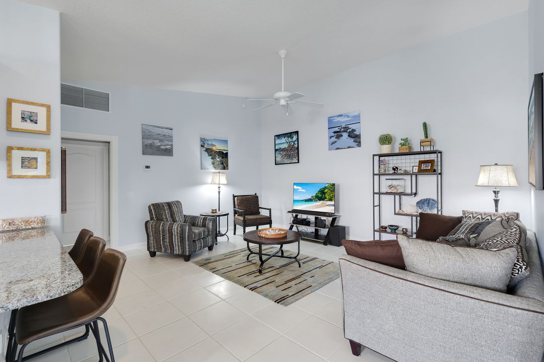 3343 Cayman Ln, Naples, FL 34119