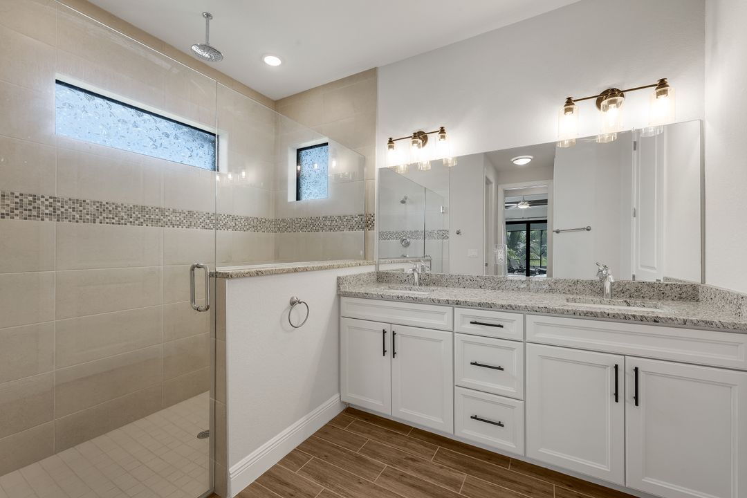 2126 NE 2nd St, Cape Coral, FL 33909