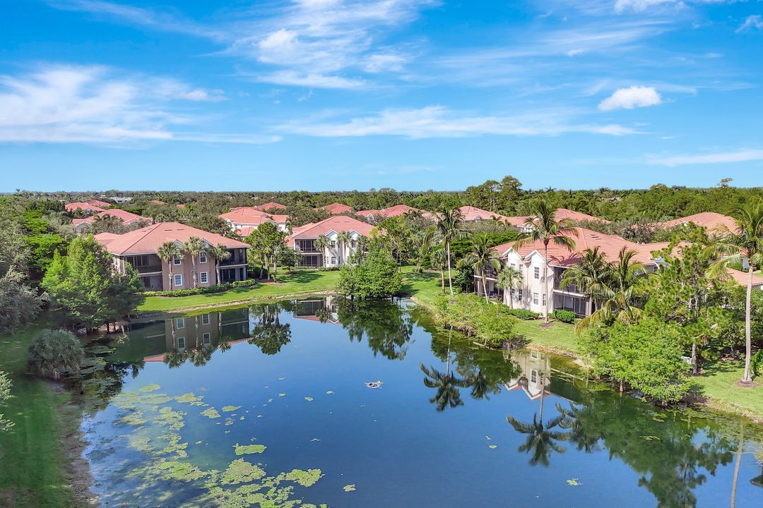 7842 Hawthorne Dr #1703, Naples, FL 34113